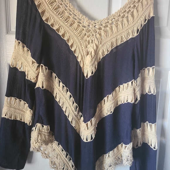 Umgee top  size small - Picture 4 of 5